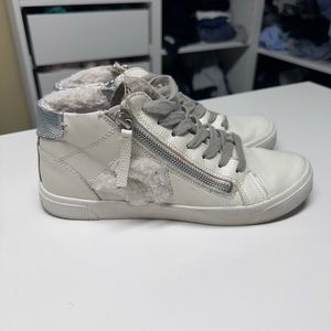 Women’s 7 Dolce Vita Sneakers barely worn